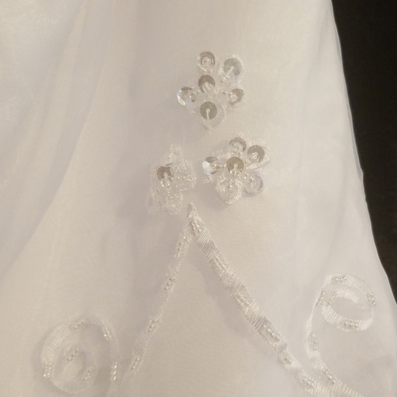 Wedding Drss - Picture 3 of 8